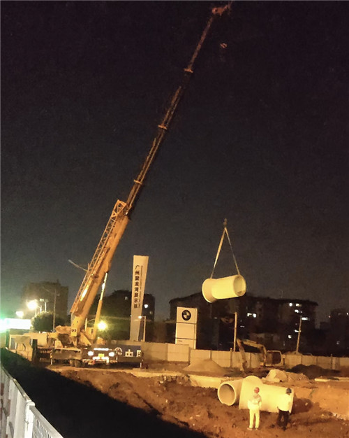 浑南区“弯臂矫正”—— 吊车的 “形变补偿” 技术